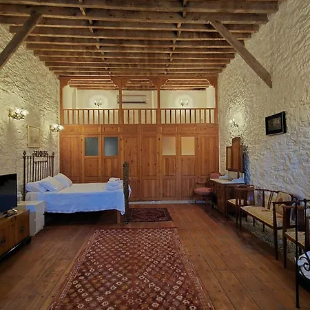 Alamango Evi *